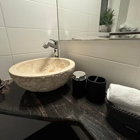 מלון Schwanenweiher 3*