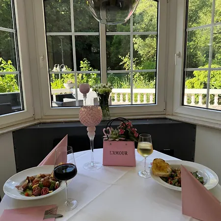 Schwanenweiher Szálloda Bad Bertrich