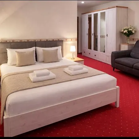 Schwanenweiher Szálloda 3*