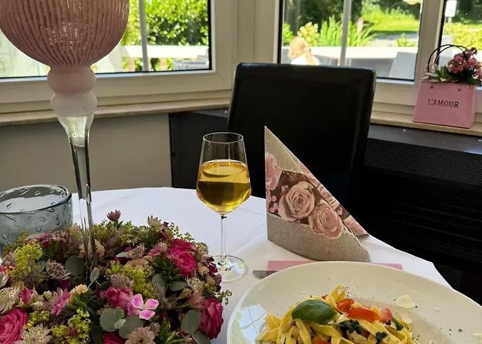 Schwanenweiher 호텔 3*